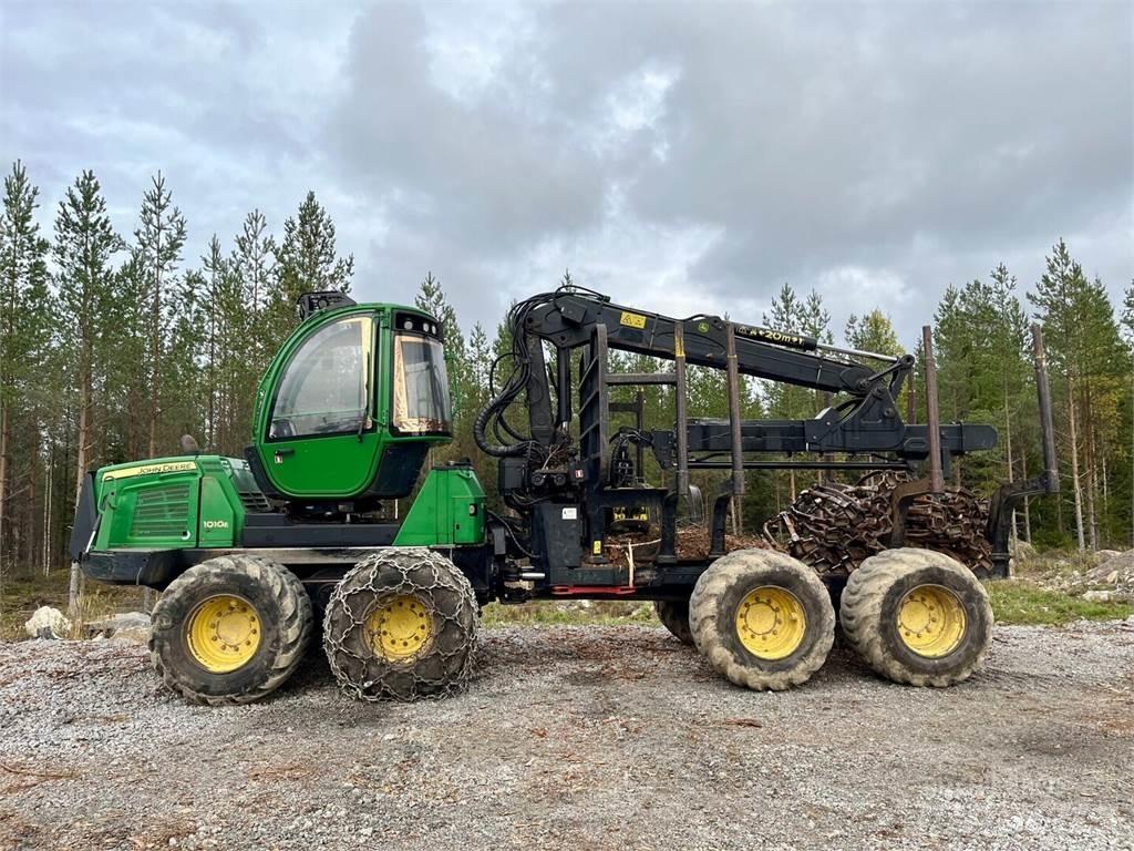 John Deere 1010E 集运机