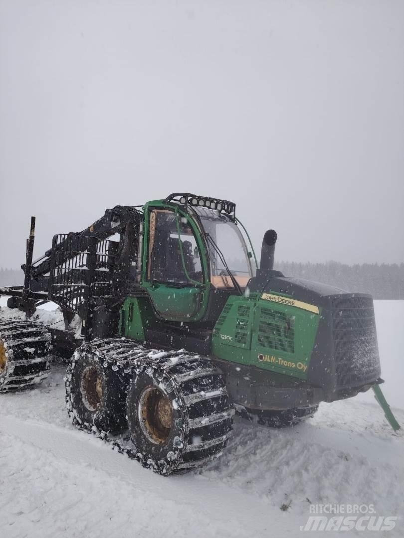John Deere 1210E 集运机