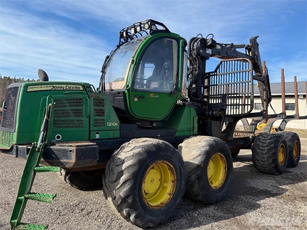 John Deere 1210E 集运机