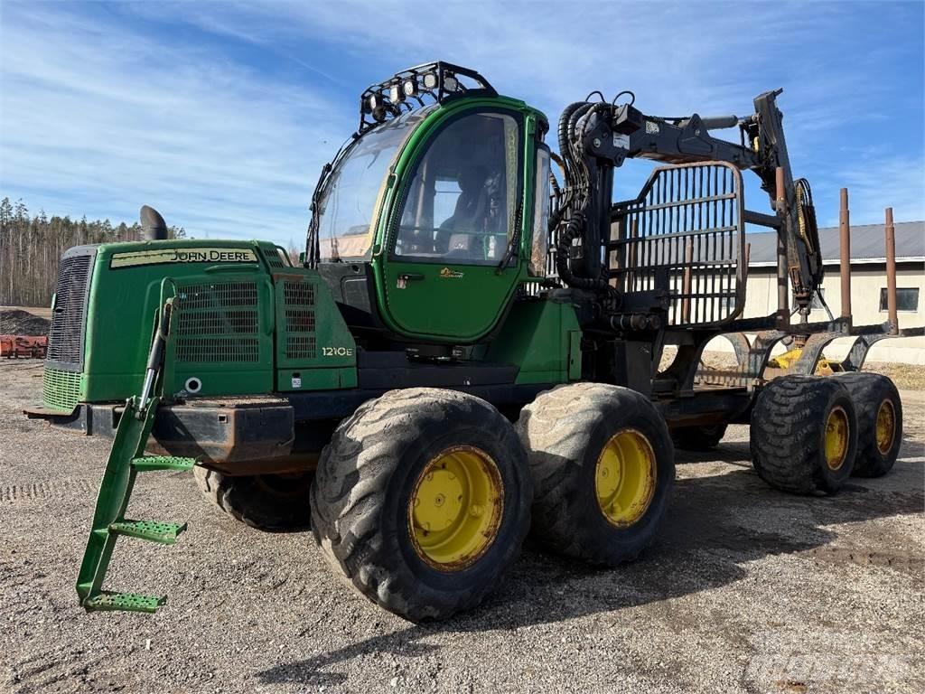 John Deere 1210E 集运机