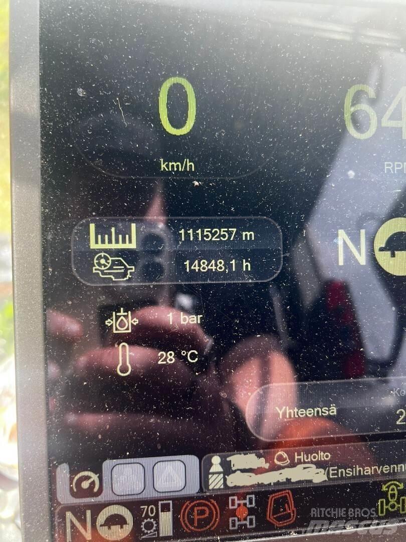 Komatsu 901 XC 收割机