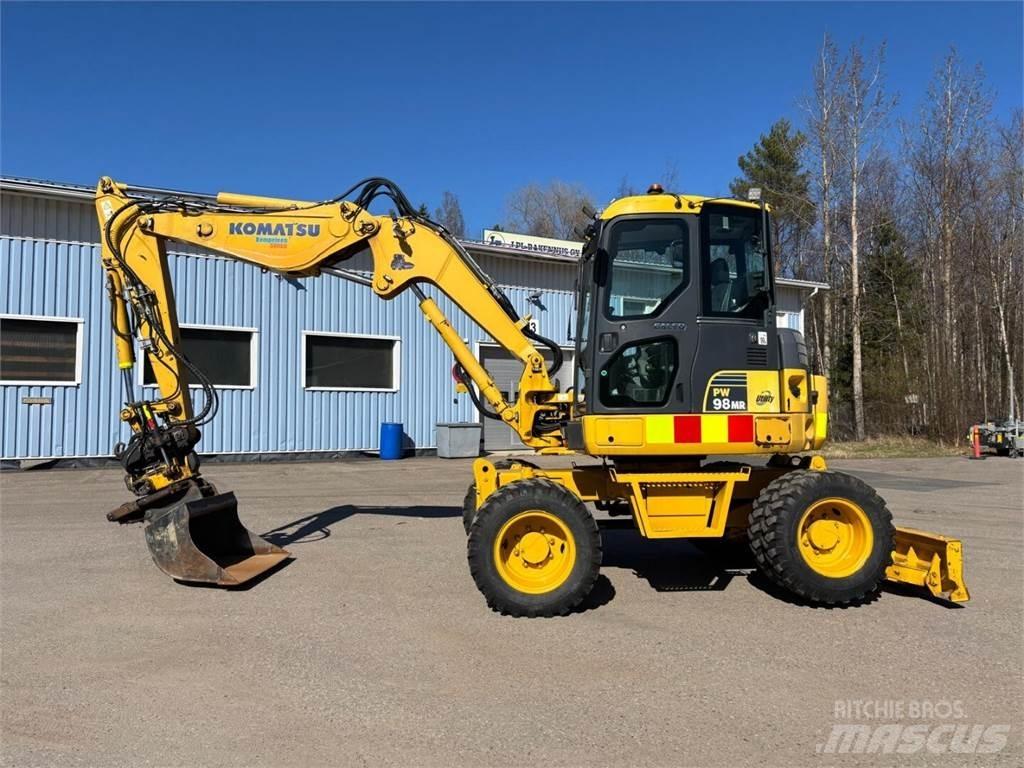 Komatsu PW 98MR-6 轮式挖掘机