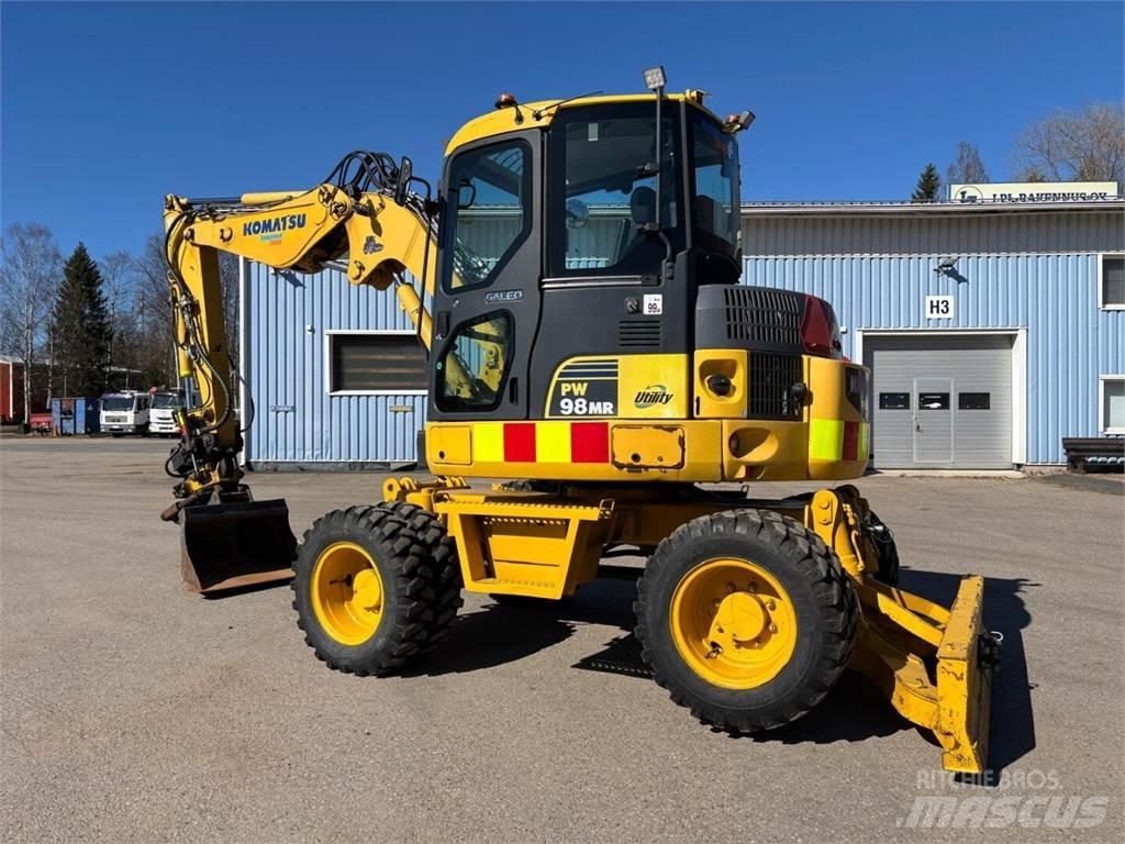 Komatsu PW 98MR-6 轮式挖掘机
