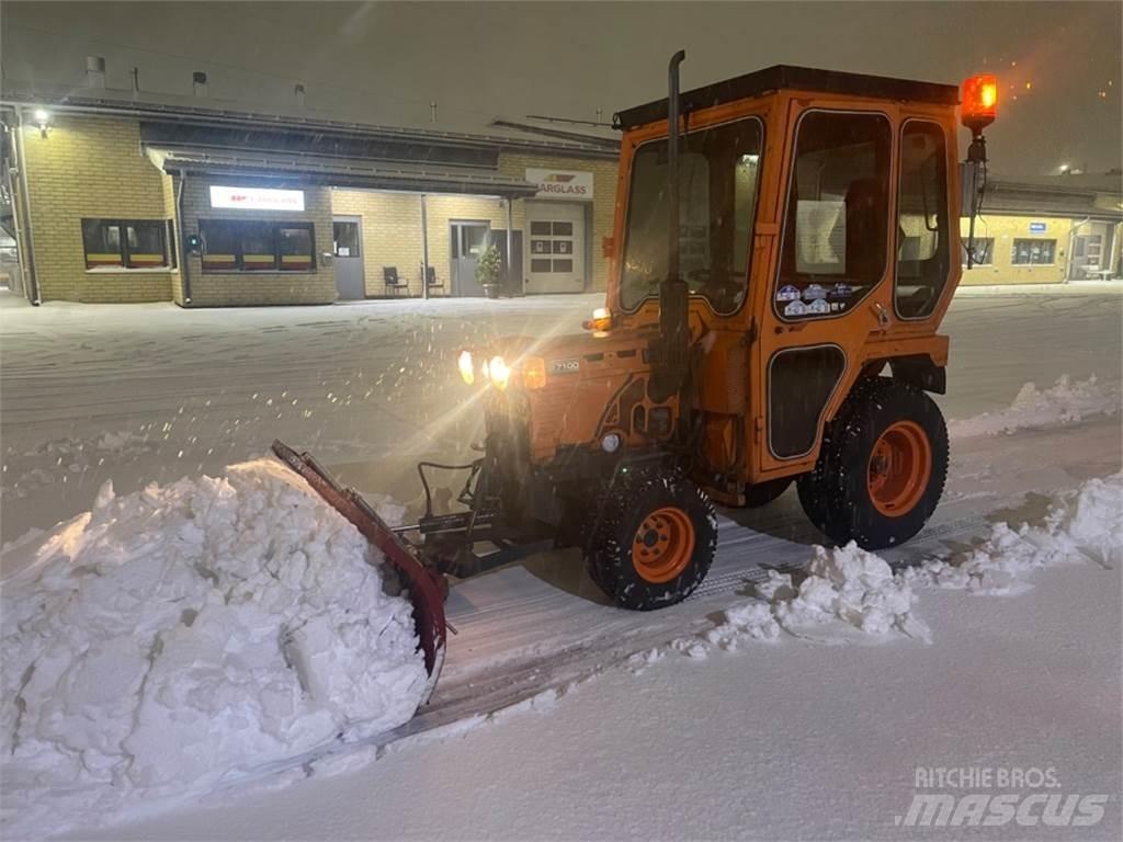 Kubota B 1700 4*4 路面维护设备-其他