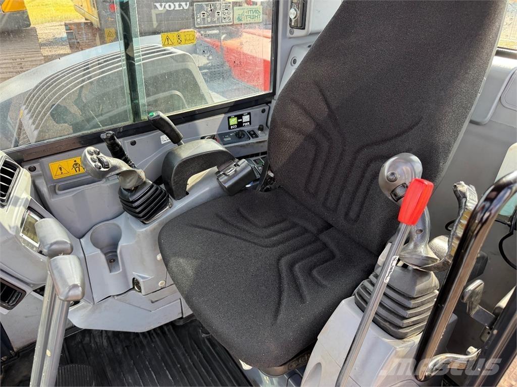 Kubota KX080-4 中型挖掘机