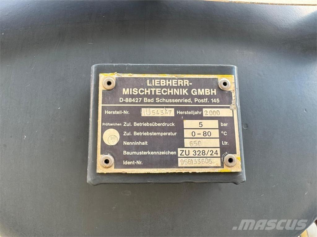 Liebherr 12m3 混凝土搅拌车