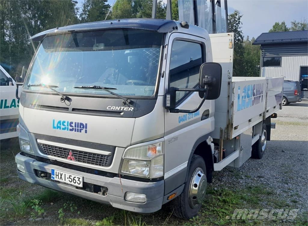 Mitsubishi Canter 皮卡车