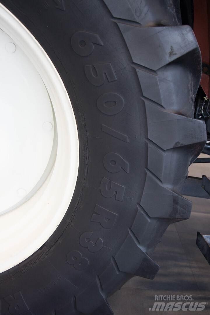 New Holland M135 拖拉机/农用车