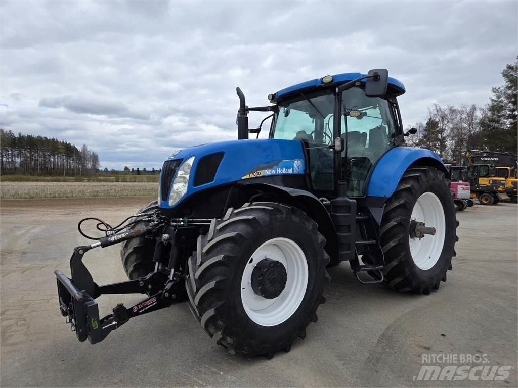 New Holland T7030 拖拉机/农用车