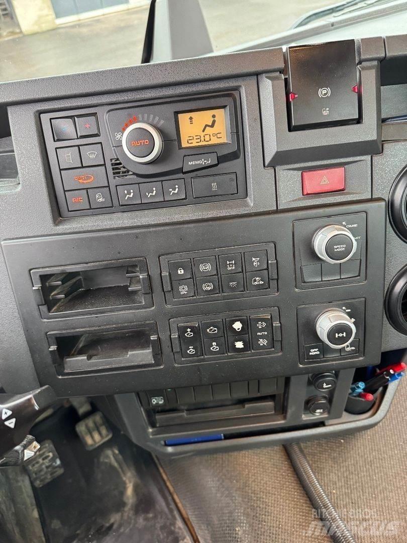 Renault K 自卸式货车
