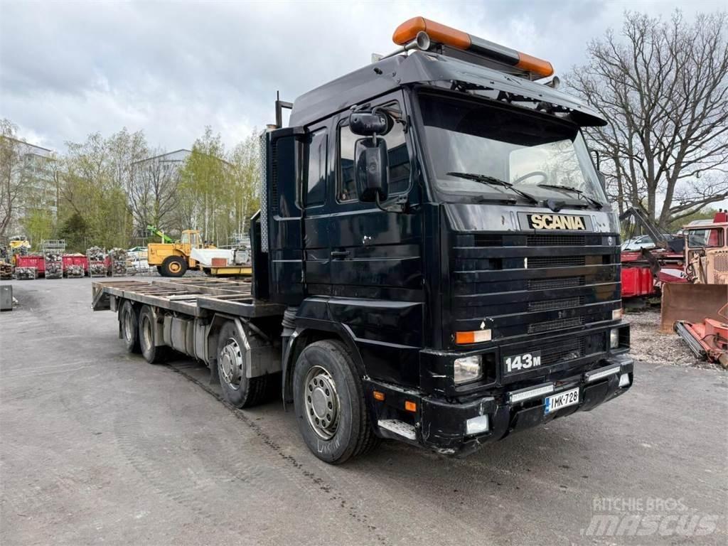 Scania R 143 8x2 车辆运输车
