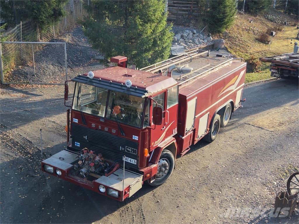 Sisu Paloauto 6X2 其他货车