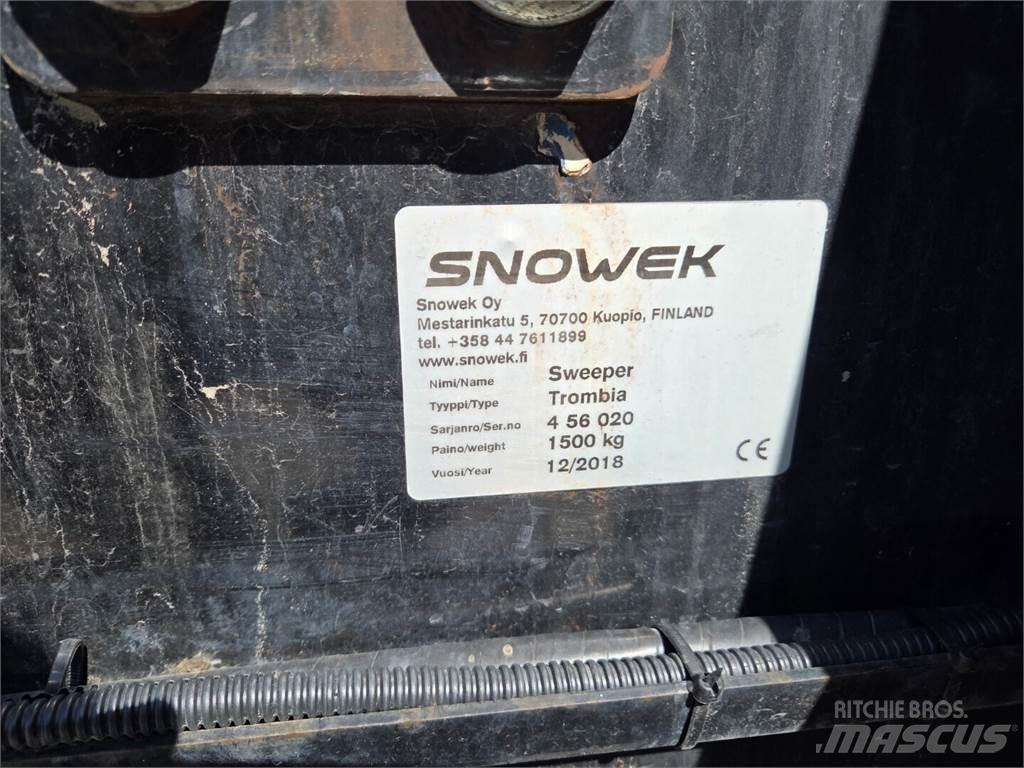 Snowek Trombia 扫地机