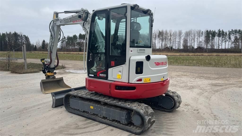 Takeuchi TB257FR 小型挖掘机