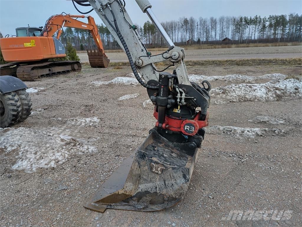 Takeuchi TB295W 轮式挖掘机