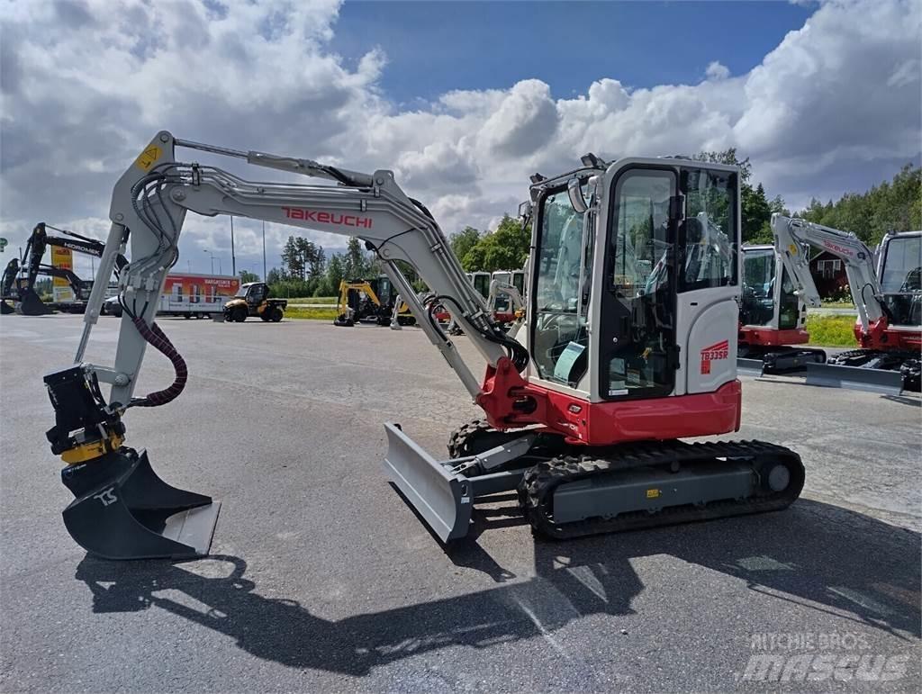 Takeuchi TB335R 小型挖掘机