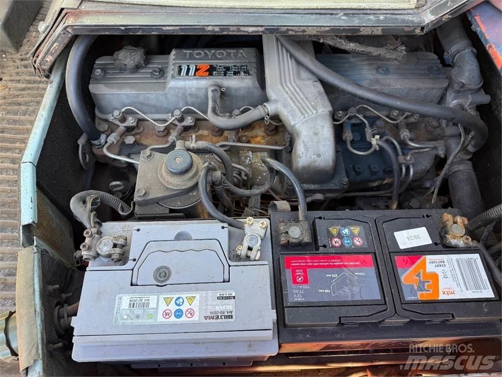 Toyota 02-5 FD35 柴油叉车