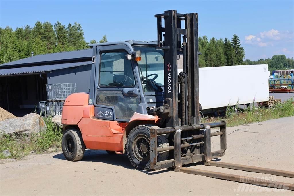 Toyota 7FD40 柴油叉车