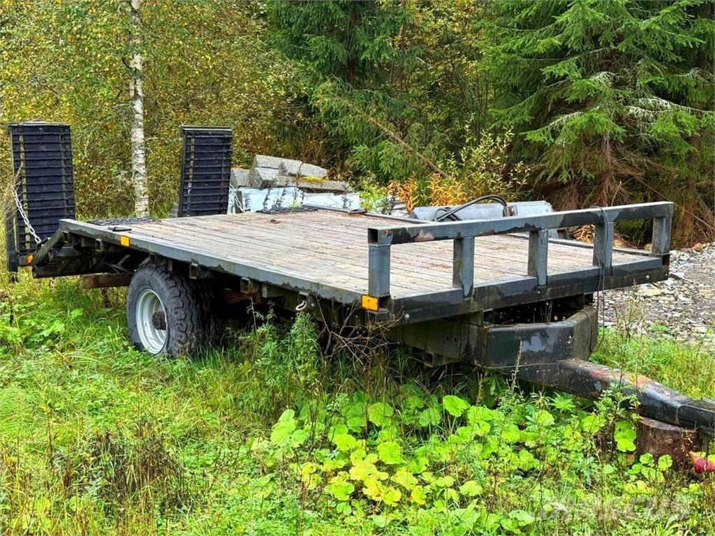  Traktorilavetti 其他拖车