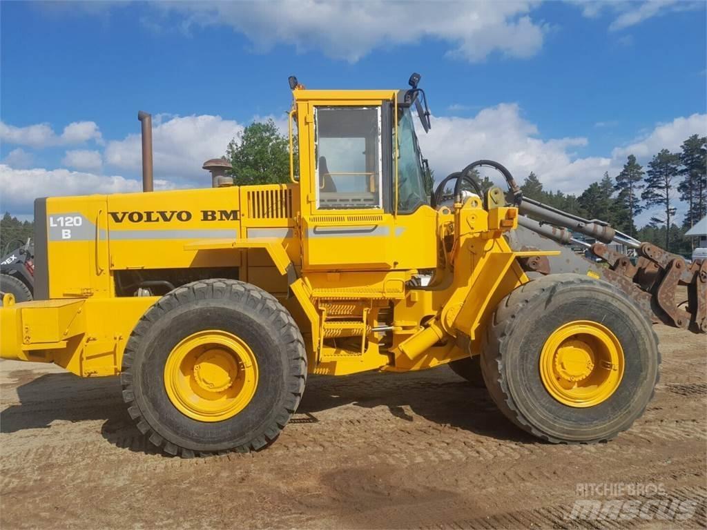 Volvo BM 120B 轮式装载机
