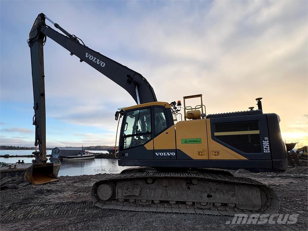 Volvo EC 250 ELR 长臂挖掘机