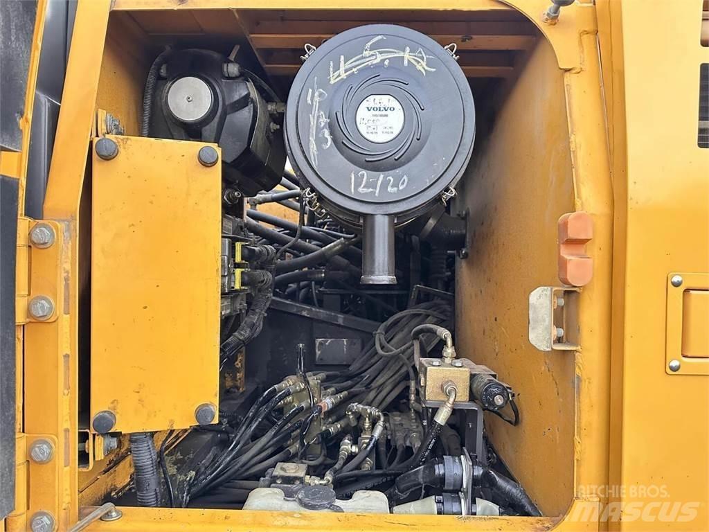 Volvo EC210CL 履带挖掘机