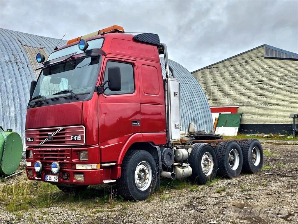 Volvo FH16 8x4 牵引车
