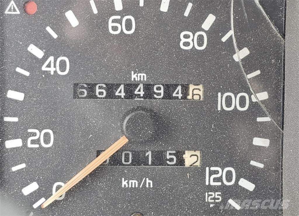 Volvo FH16 8x4 牵引车
