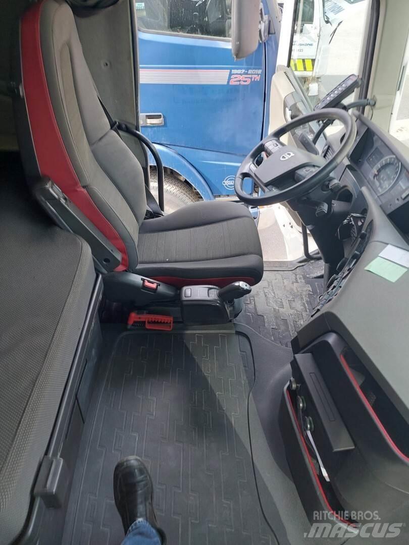Volvo FH500 8x4 工程吊钩车