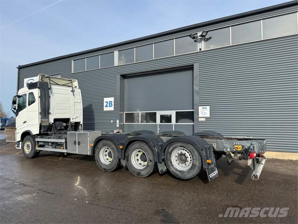 Volvo FH540 8X4*4 平板车