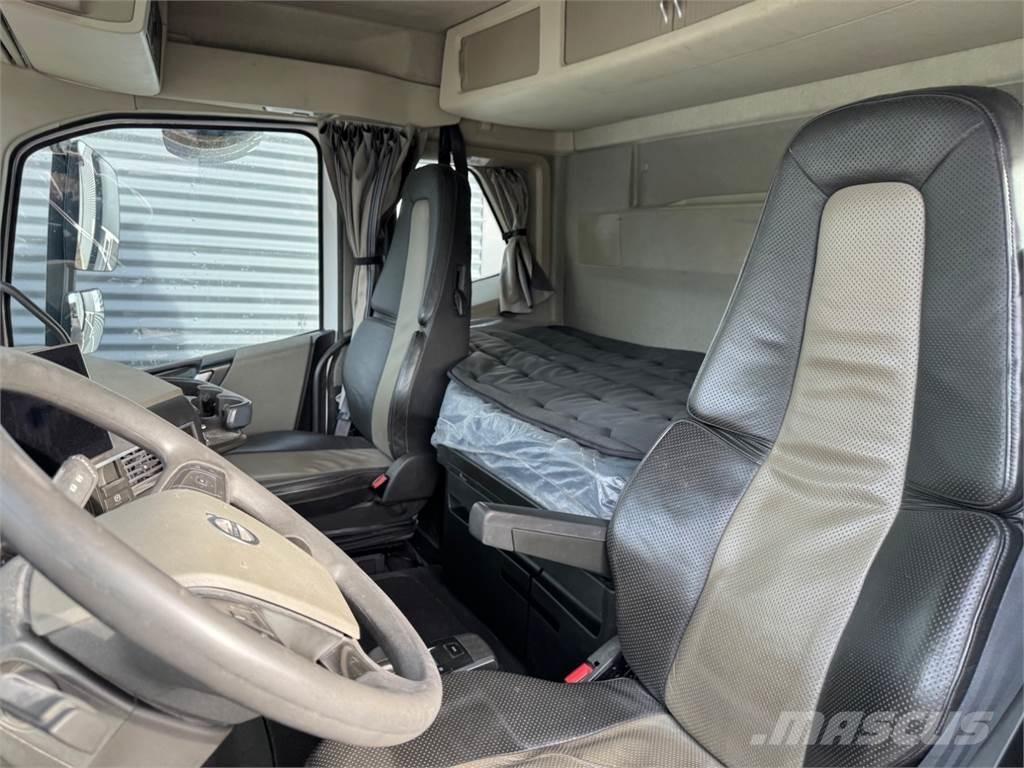 Volvo FH540 8X4*4 平板车