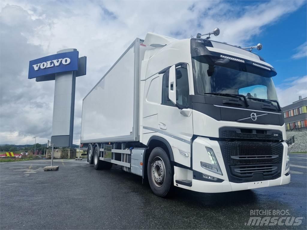 Volvo FM 500 6x2 厢式货车