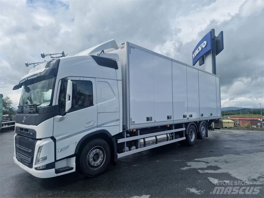 Volvo FM 500 6x2 厢式货车