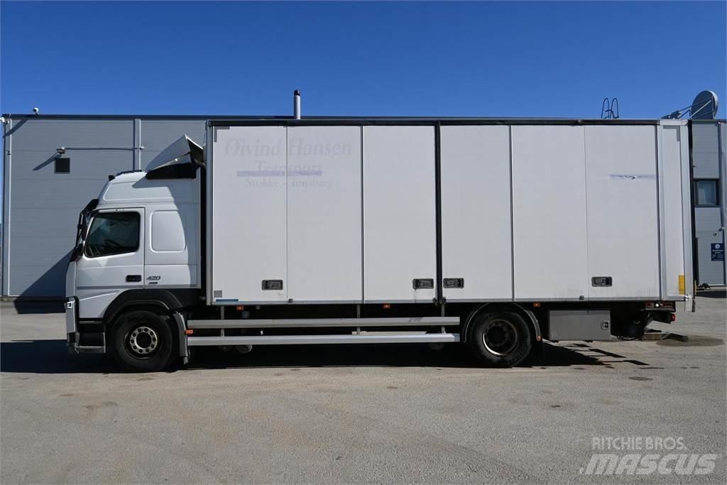 Volvo FM420 4x2 厢式货车