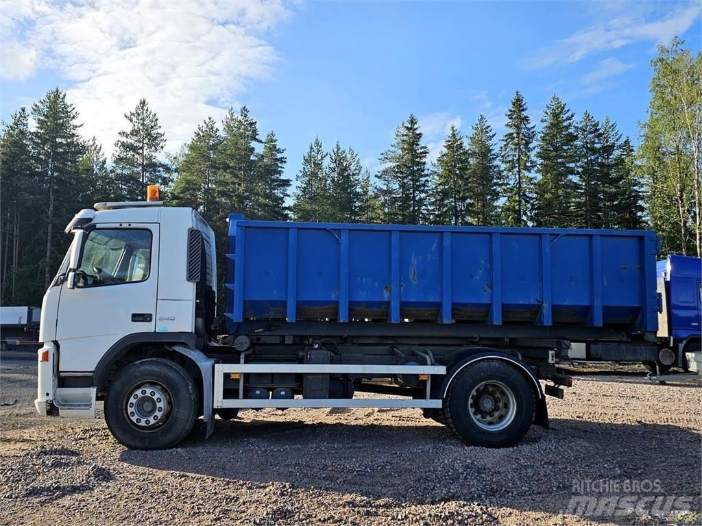 Volvo FM9 4x2 工程吊钩车