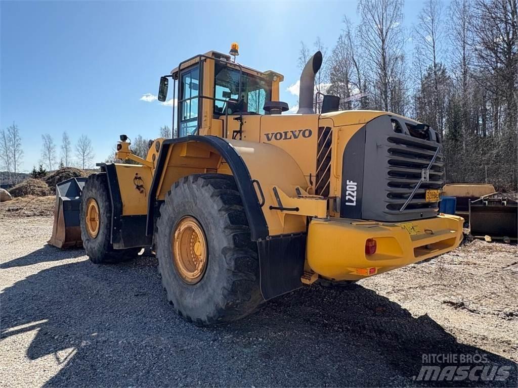 Volvo L 220 F 轮式装载机