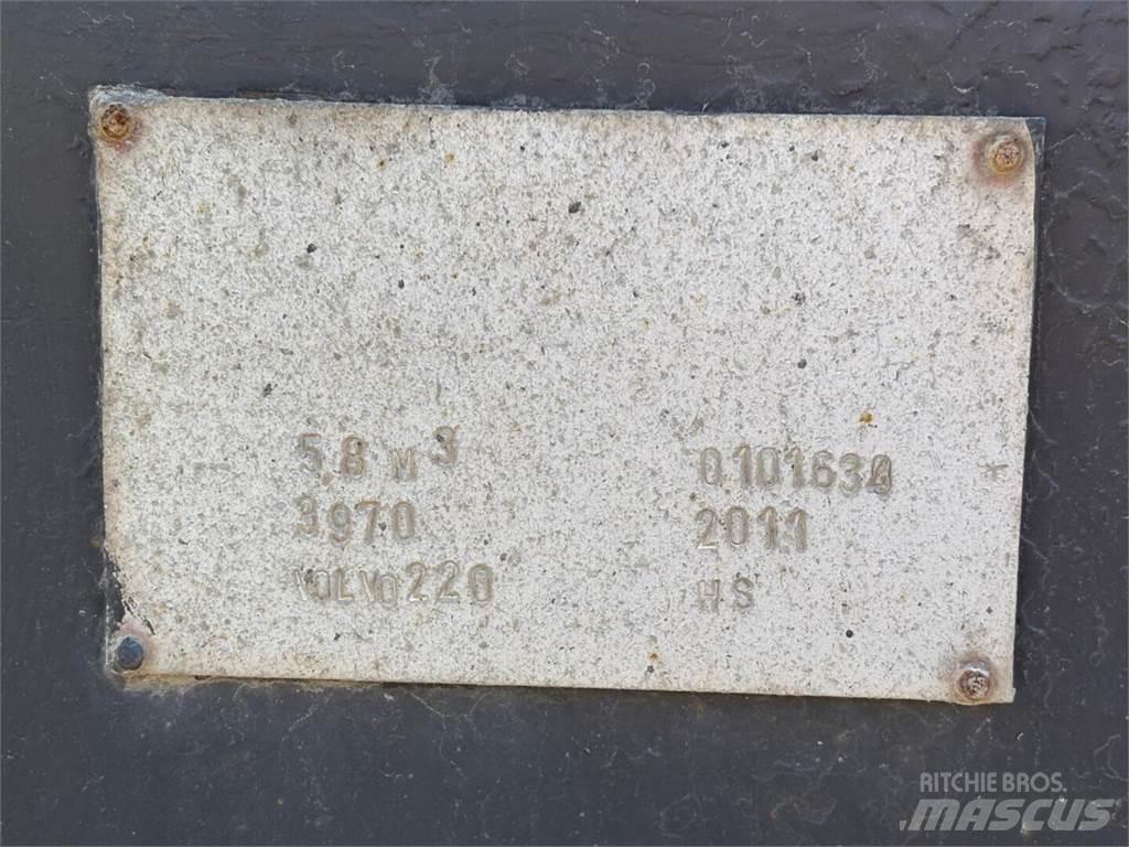 Volvo L 220 F 轮式装载机