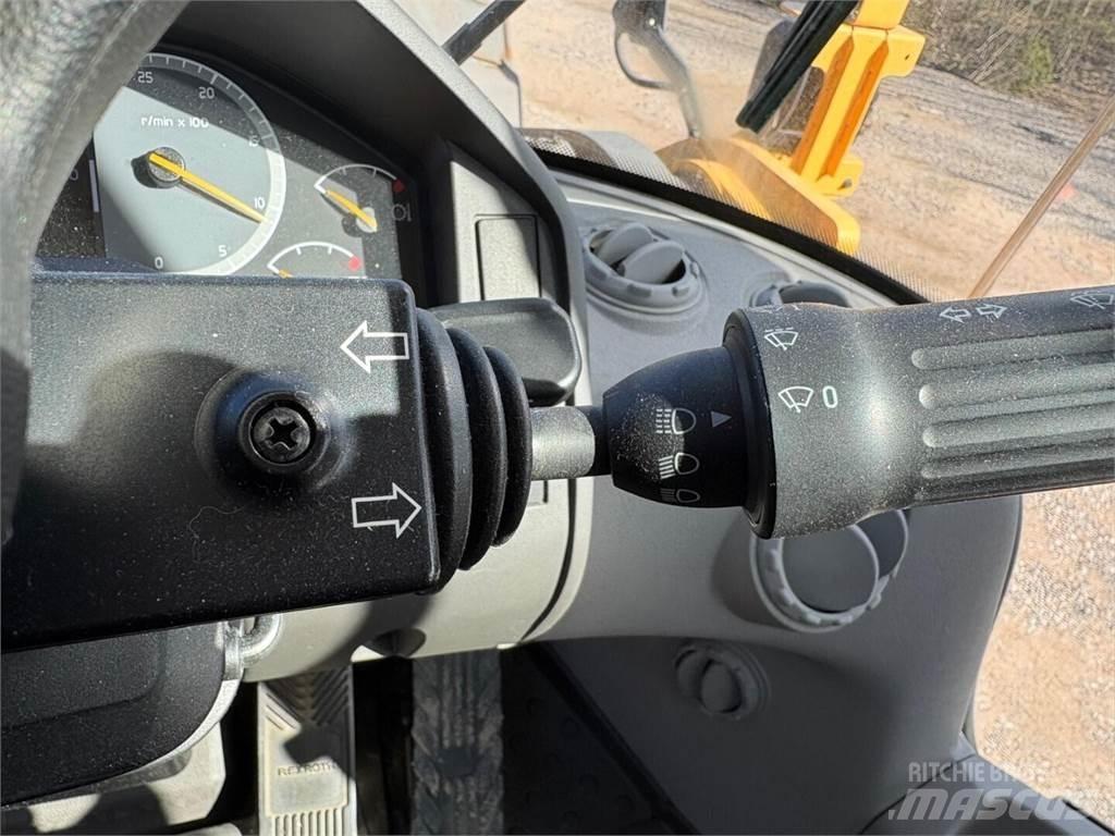 Volvo L 220 H 轮式装载机