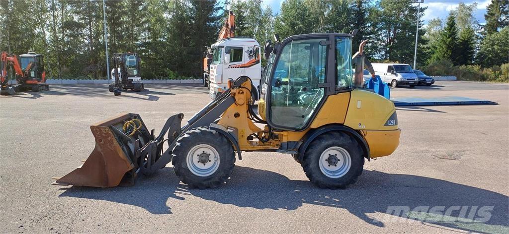 Volvo L25B-P 轮式装载机