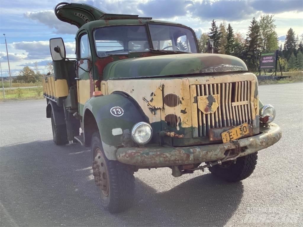 Volvo N 86 平板栏板货车
