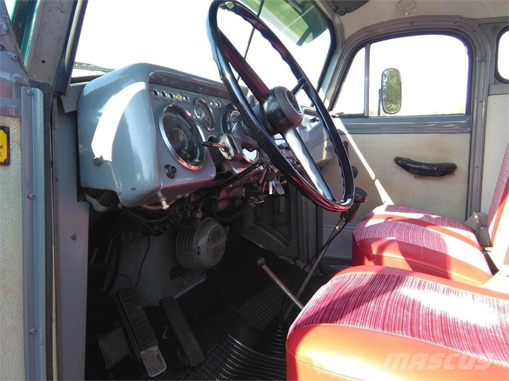 Volvo N 86 平板栏板货车