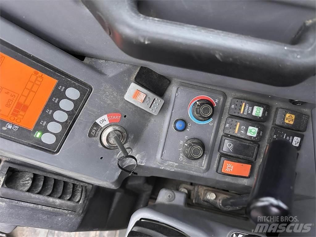 Yanmar SV100 履带挖掘机