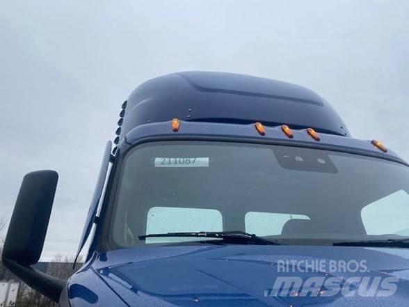 Freightliner CASCADIA 116 牵引车