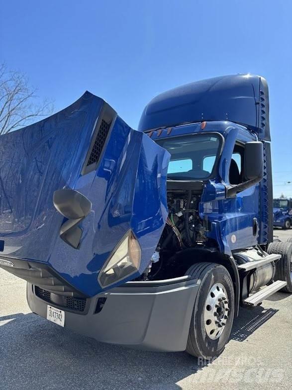 Freightliner CASCADIA 116 牵引车