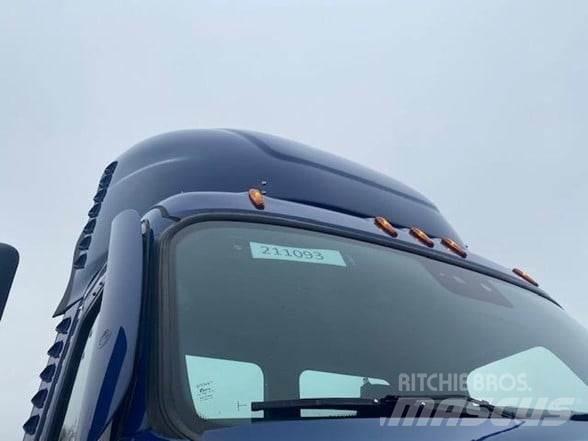 Freightliner CASCADIA 116 牵引车