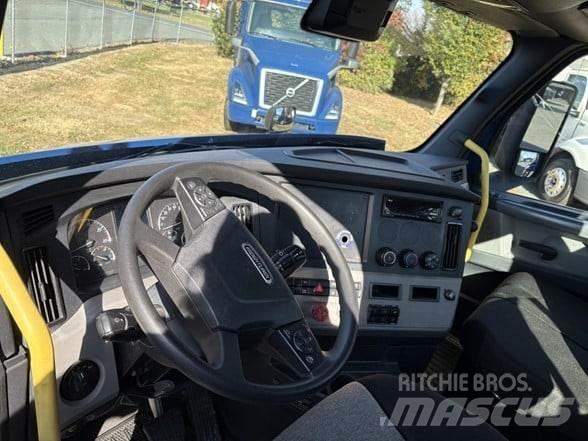 Freightliner CASCADIA 116 牵引车