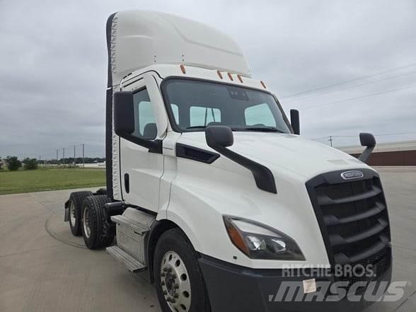 Freightliner CASCADIA 116 牵引车