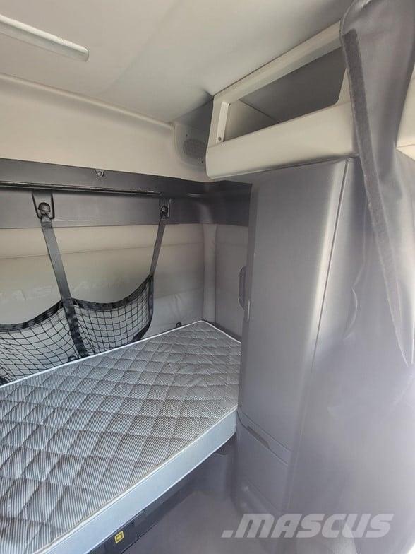 Freightliner CASCADIA 116 牵引车