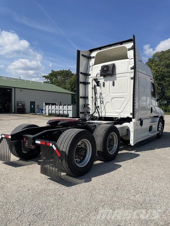 Freightliner CASCADIA 116 牵引车