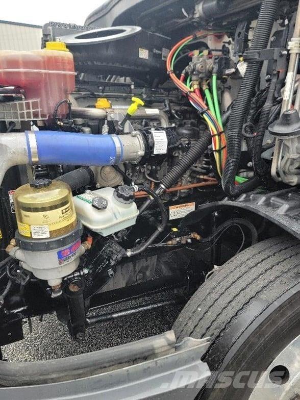 Freightliner CASCADIA 116 牵引车